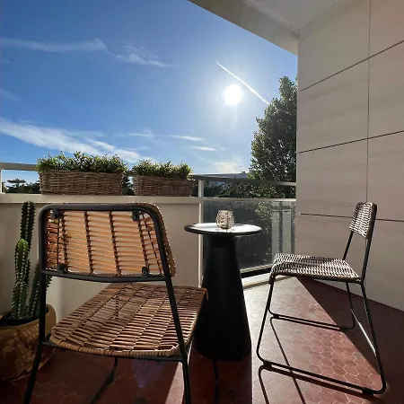 De L'hermitage, T2 Avec Parking アパート