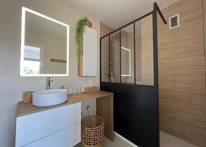 Résidence De L'hermitage, T2 Avec Parking *