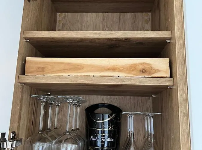 Lägenhet De L'hermitage, T2 Avec Parking