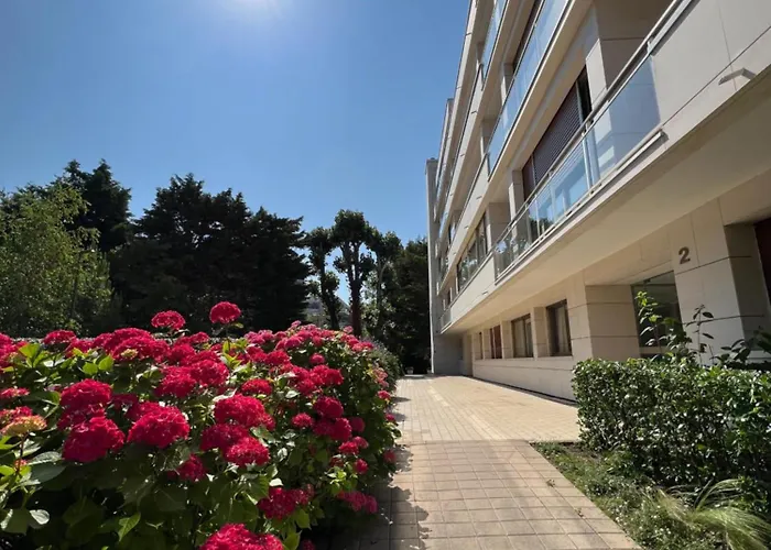 Résidence De L'hermitage, T2 Avec Parking Appartement *